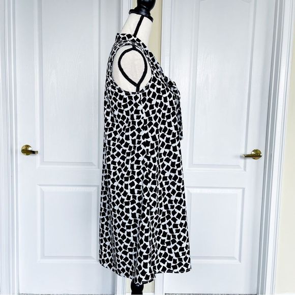 Cece 0 Black White Floating Rhombus Bow Tie Neck Ruffle Back Sleeveless Dress - Picture 9 of 15